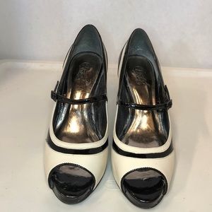 Carlos Santana Cream/Black peep toe Mary Jane size 6